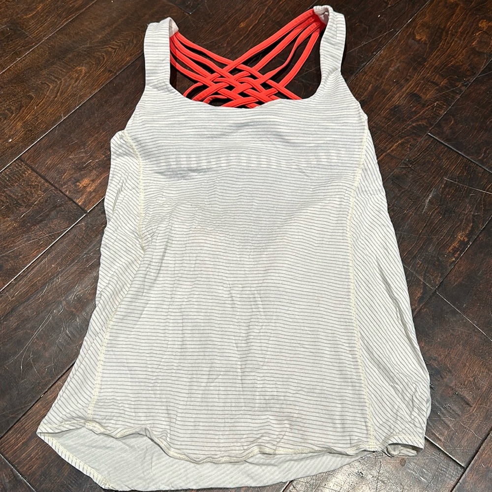 Lululemon. Low back